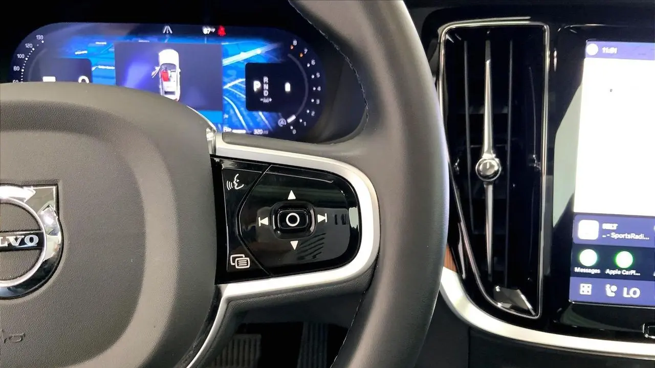 2025 Volvo V60 Cross Country B5 Plus