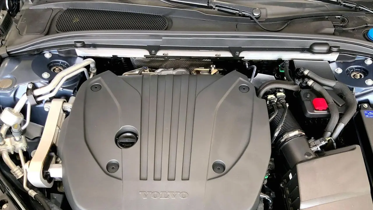 2025 Volvo V60 Cross Country B5 Plus