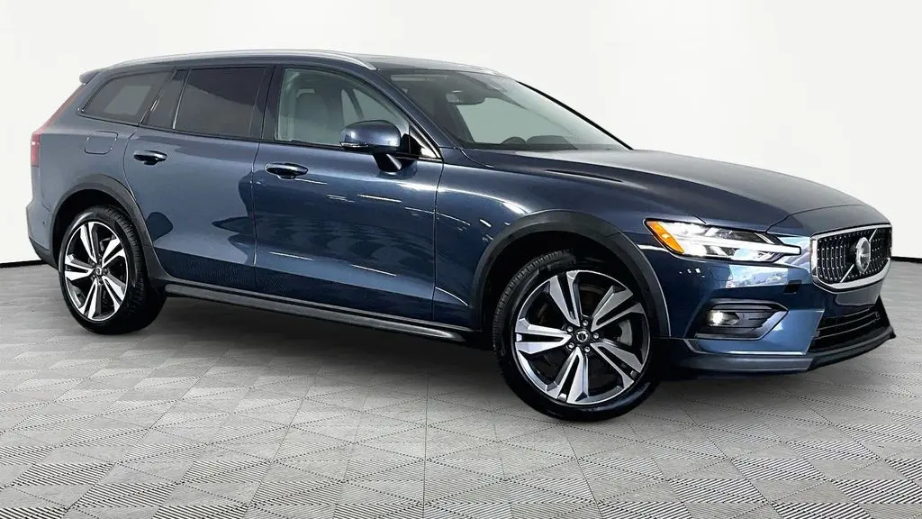 Preowned 2025 Volvo V60 Cross Country B5 Plus for Sale