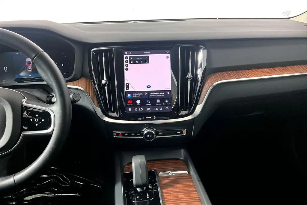 2025 Volvo V60 - $34,941