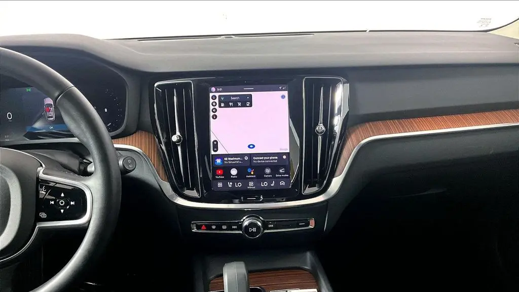 2025 Volvo V60 Cross Country B5 Plus