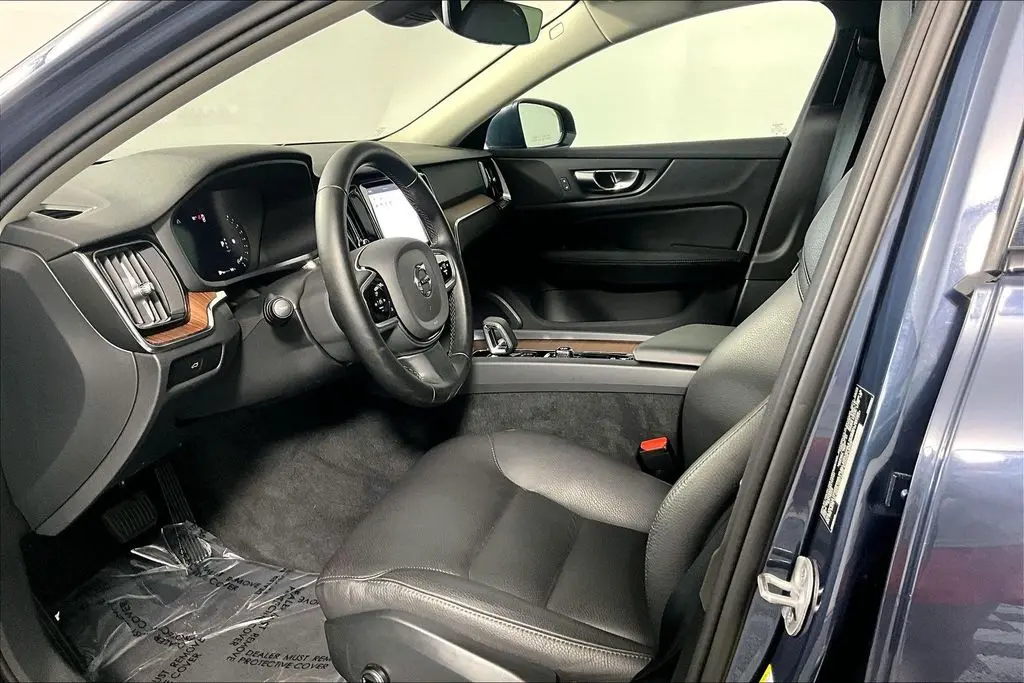 2025 Volvo V60 - $34,941
