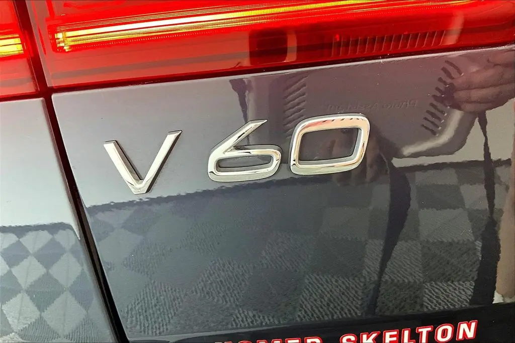 2025 Volvo V60 - $34,941