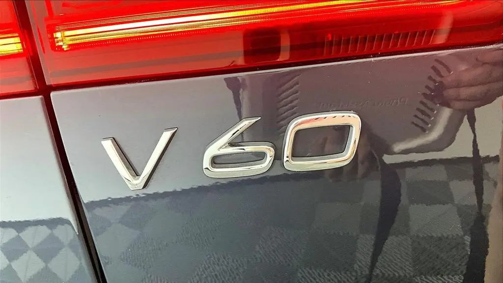 2025 Volvo V60 Cross Country B5 Plus