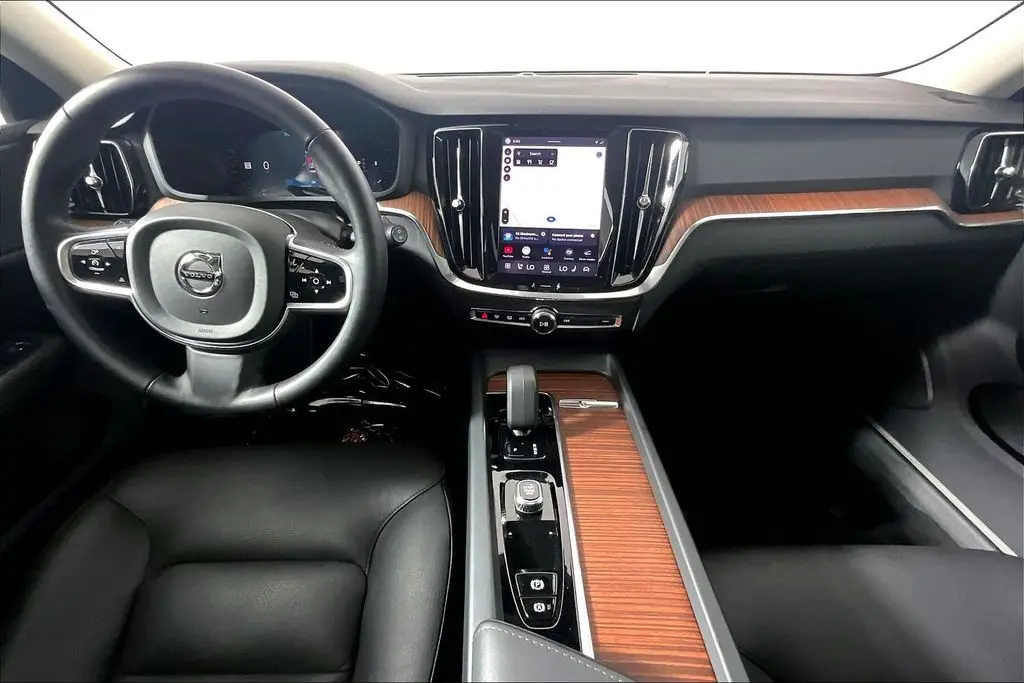 2025 Volvo V60 - $34,941