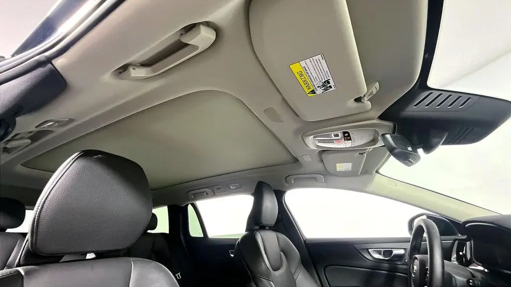 2025 Volvo V60 Cross Country B5 Plus