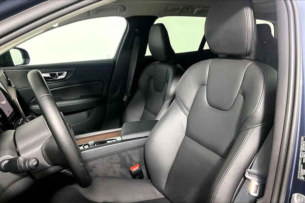 2025 Volvo V60 - $34,941