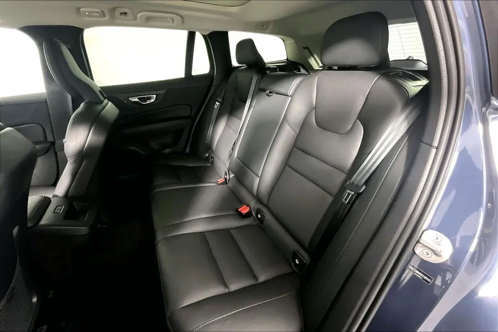 2025 Volvo V60 - $34,941