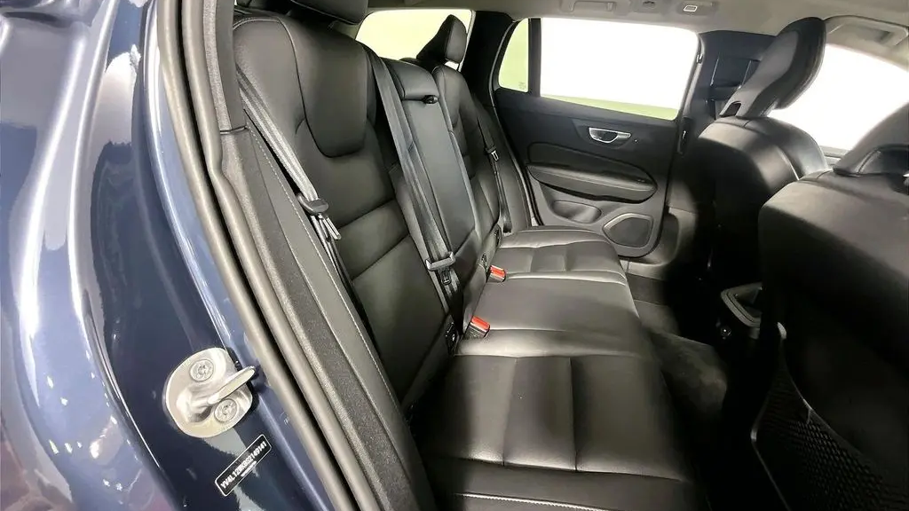 2025 Volvo V60 Cross Country B5 Plus