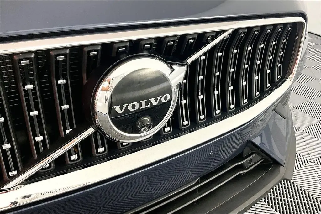 2025 Volvo V60 - $34,941