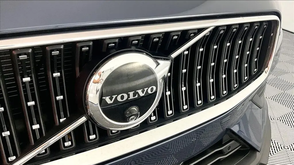 2025 Volvo V60 Cross Country B5 Plus