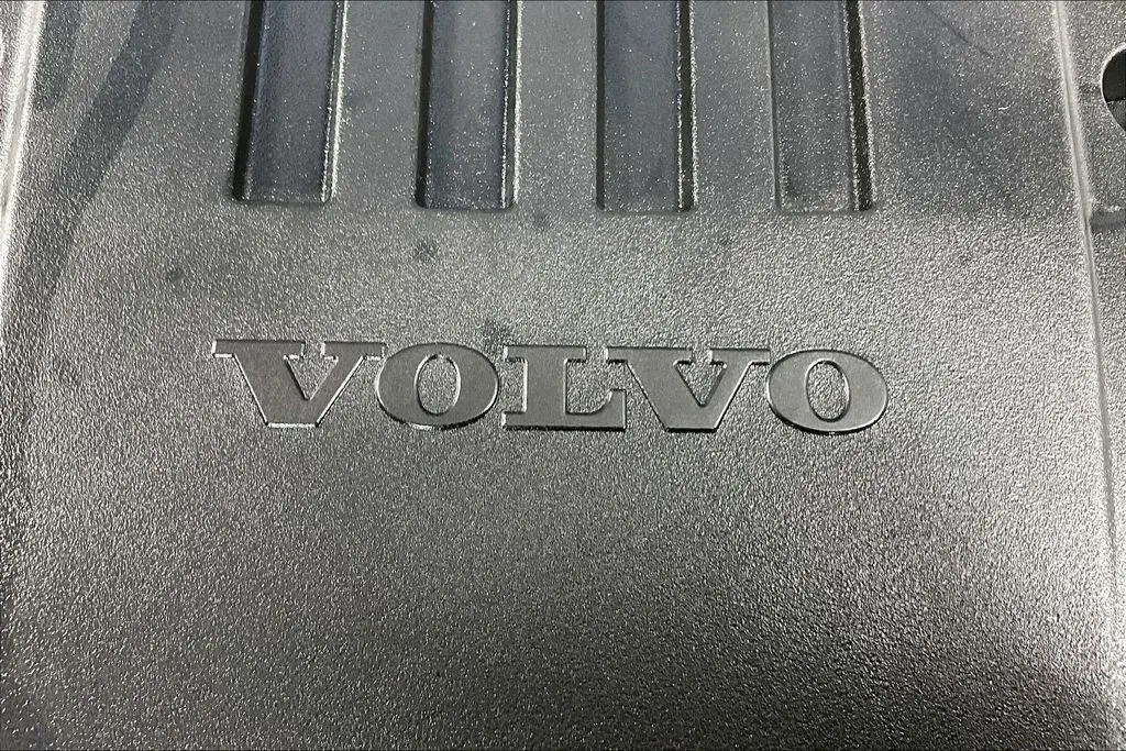 2025 Volvo V60 - $34,941