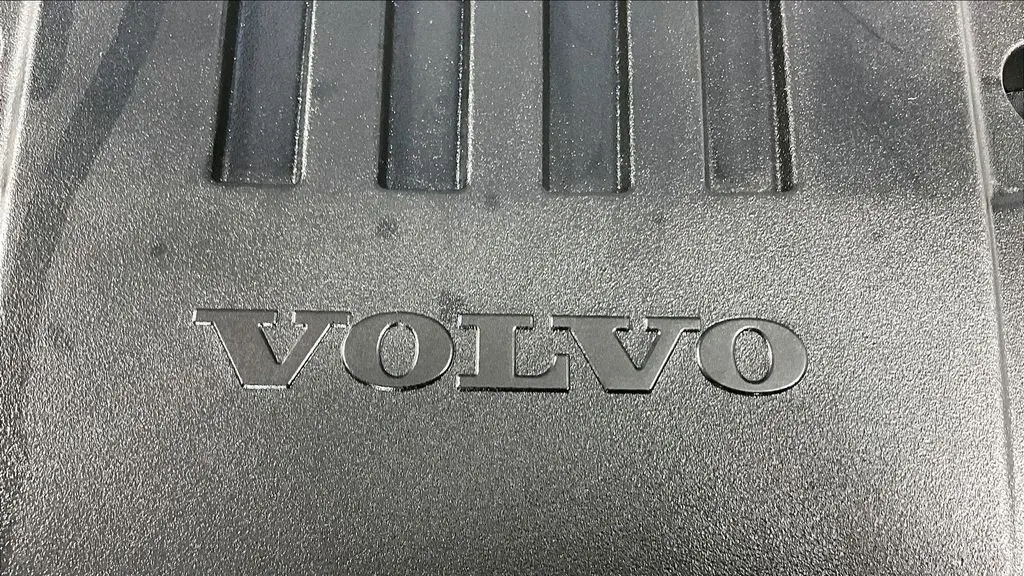 2025 Volvo V60 Cross Country B5 Plus