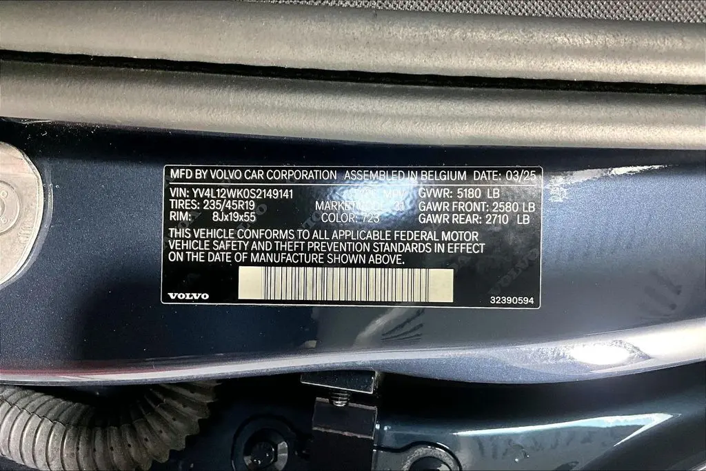 2025 Volvo V60 - $34,941