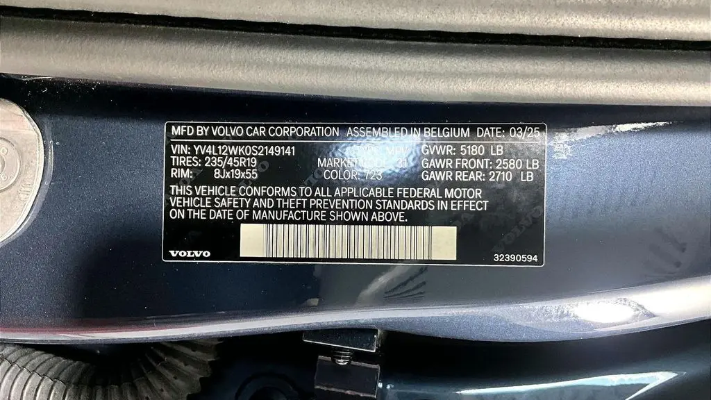 2025 Volvo V60 Cross Country B5 Plus