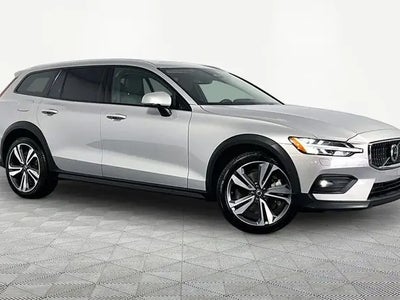 2025 Volvo V60 Cross Country AWD B5 Plus 4DR Wagon