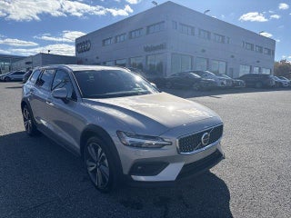 2025 Volvo V60 Cross Country with Silver Dawn Exterior