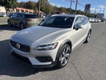 2025 V60 Cross Country Thumbnail 3