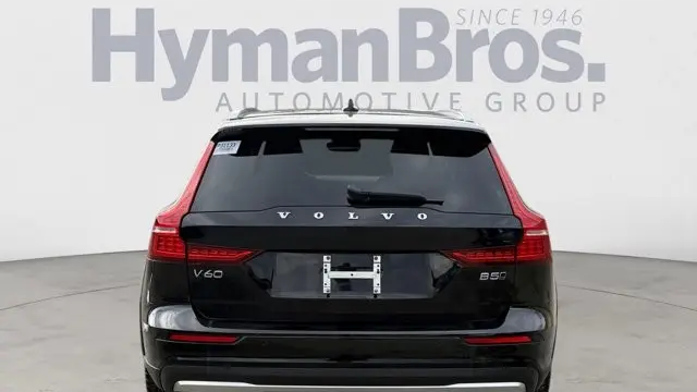 2025 Volvo V60 Cross Country B5 Plus