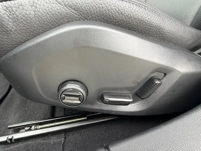 2025 Volvo V60 - $36,995