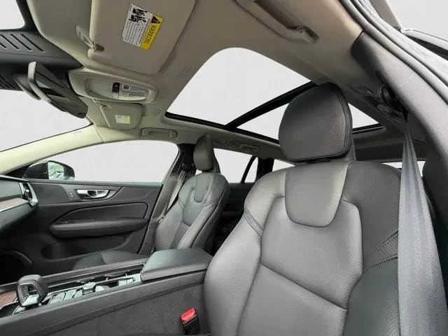 2025 Volvo V60 - $36,995