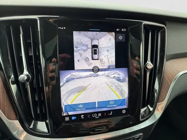 2025 Volvo V60 - $36,995