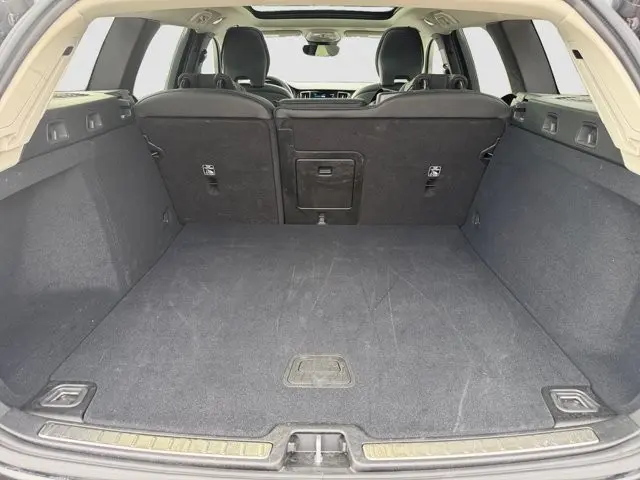 2025 Volvo V60 - $36,995