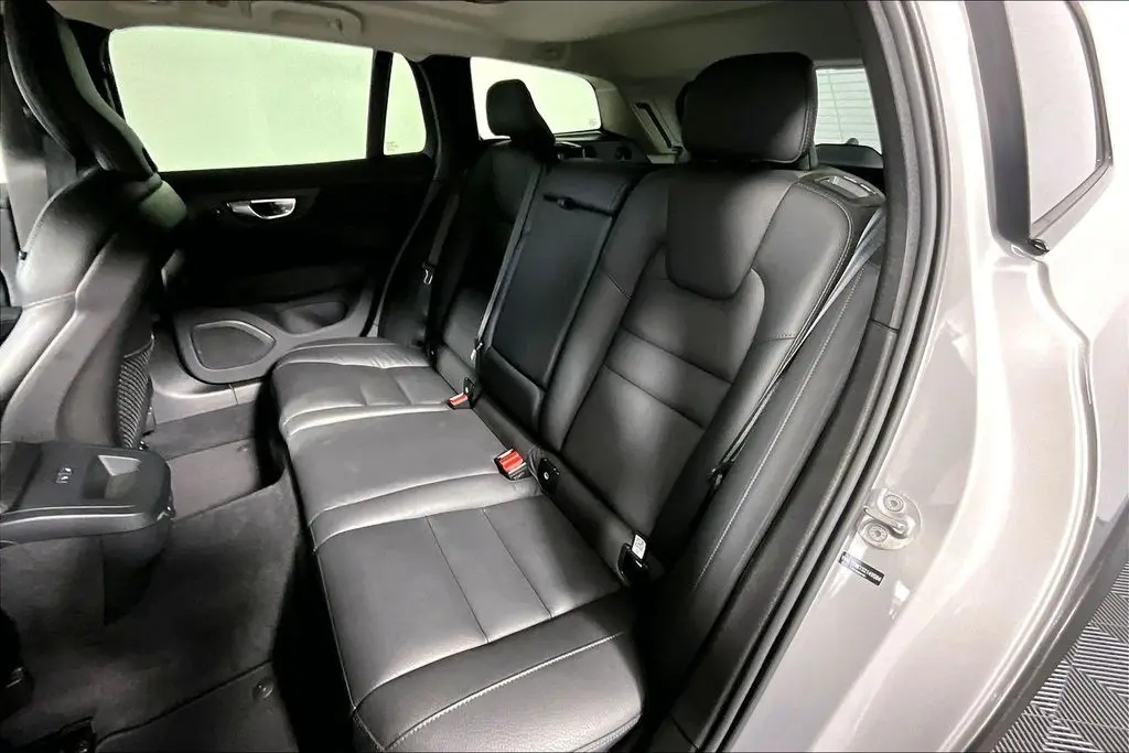 2025 Volvo V60 - $36,241