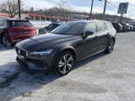 2025 V60 Cross Country Thumbnail 3