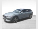 2025 V60 Cross Country Thumbnail 1