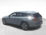 2025 V60 Cross Country Thumbnail 4