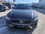 2025 V60 Cross Country Thumbnail 2