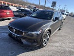 2025 V60 Cross Country Thumbnail 3