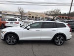 2025 V60 Cross Country Thumbnail 4