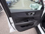 2025 V60 Cross Country Thumbnail 6