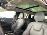 2025 V60 Cross Country Thumbnail 23