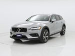 2025 V60 Cross Country Thumbnail 4