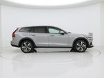 2025 V60 Cross Country Thumbnail 7