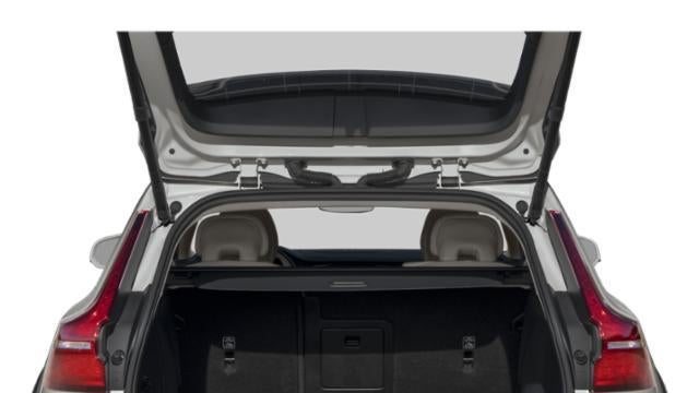 2025 Volvo V60 Cross Country B5 Plus