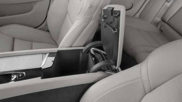 2025 Volvo V60 Cross Country B5 Plus