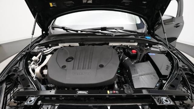 2025 Volvo V60 Cross Country B5 Plus