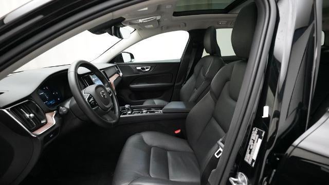 2025 Volvo V60 Cross Country B5 Plus