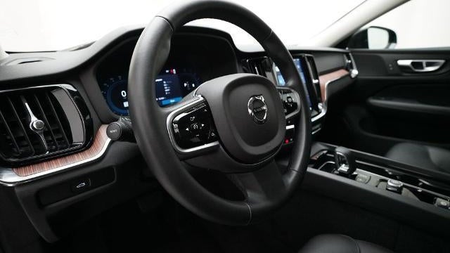 2025 Volvo V60 Cross Country B5 Plus