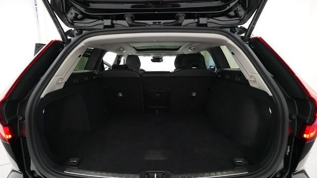 2025 Volvo V60 Cross Country B5 Plus