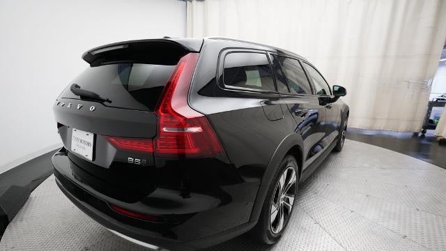 2025 Volvo V60 Cross Country B5 Plus