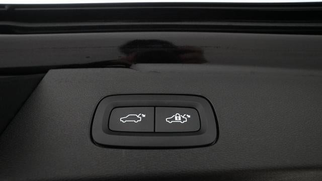 2025 Volvo V60 Cross Country B5 Plus