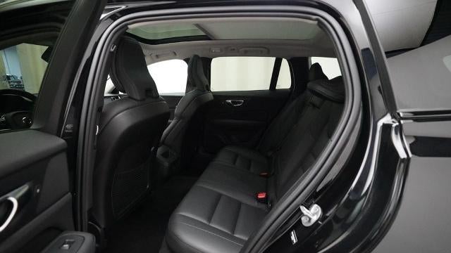 2025 Volvo V60 Cross Country B5 Plus