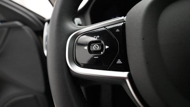 2025 Volvo V60 Cross Country B5 Plus