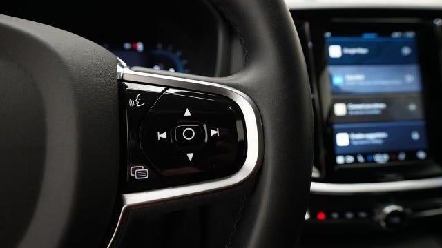 2025 Volvo V60 Cross Country B5 Plus