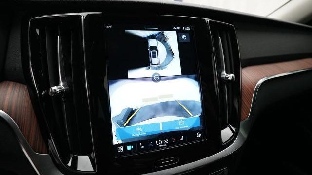 2025 Volvo V60 Cross Country B5 Plus